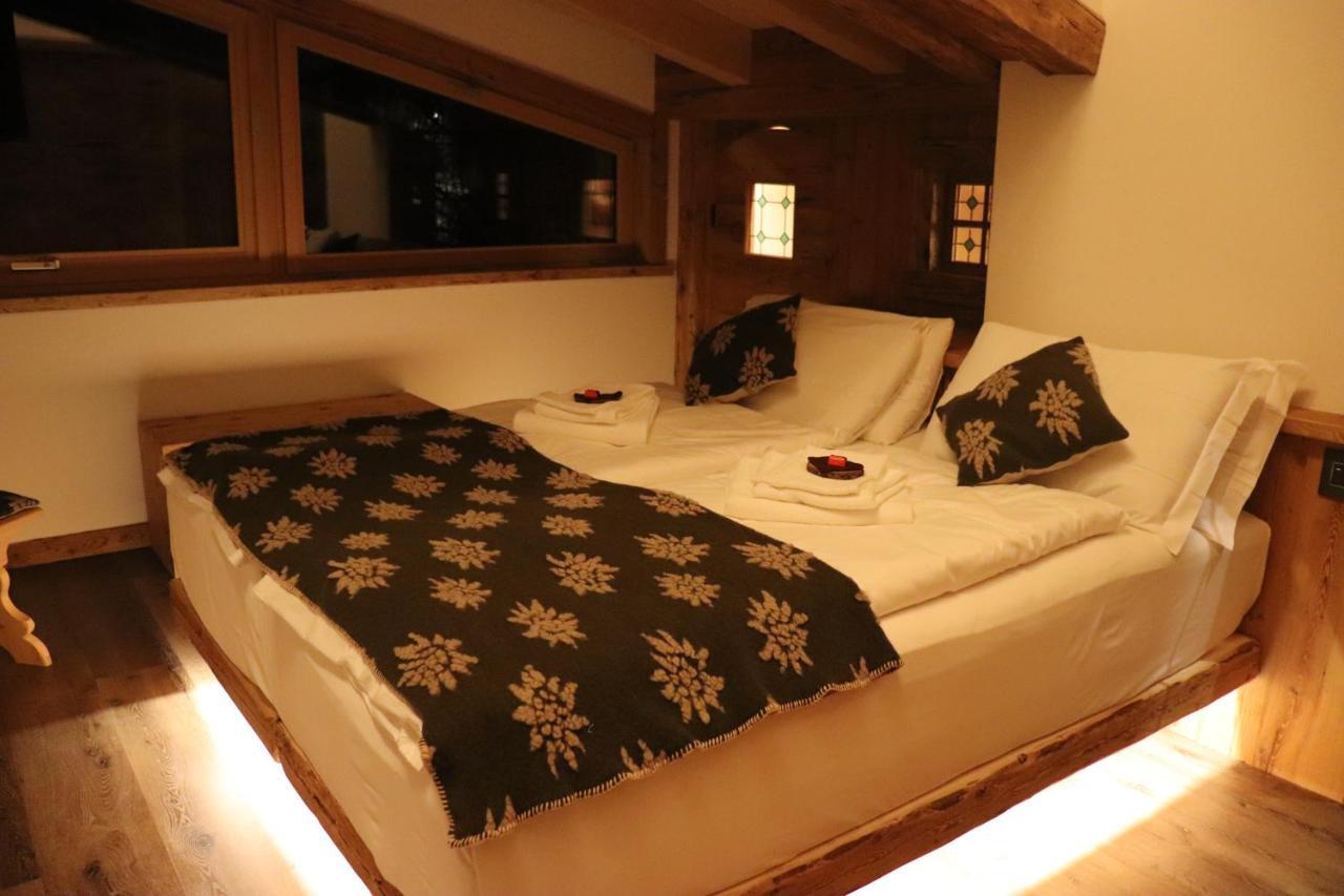Hotel Ciasa Lorenzi コルティーナ・ダンペッツォ エクステリア 写真