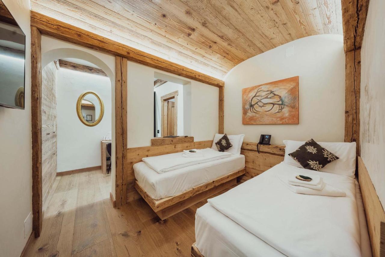 Hotel Ciasa Lorenzi コルティーナ・ダンペッツォ エクステリア 写真