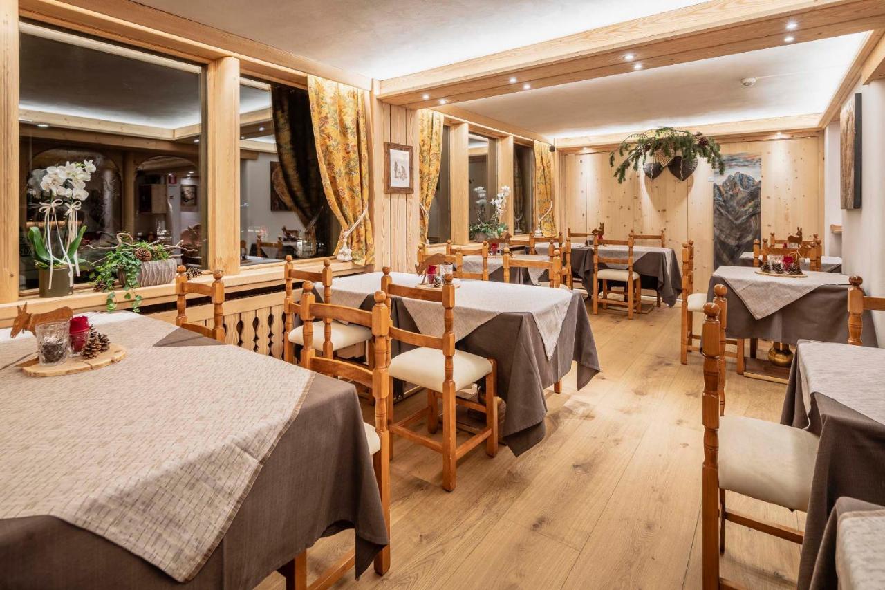 Hotel Ciasa Lorenzi コルティーナ・ダンペッツォ エクステリア 写真