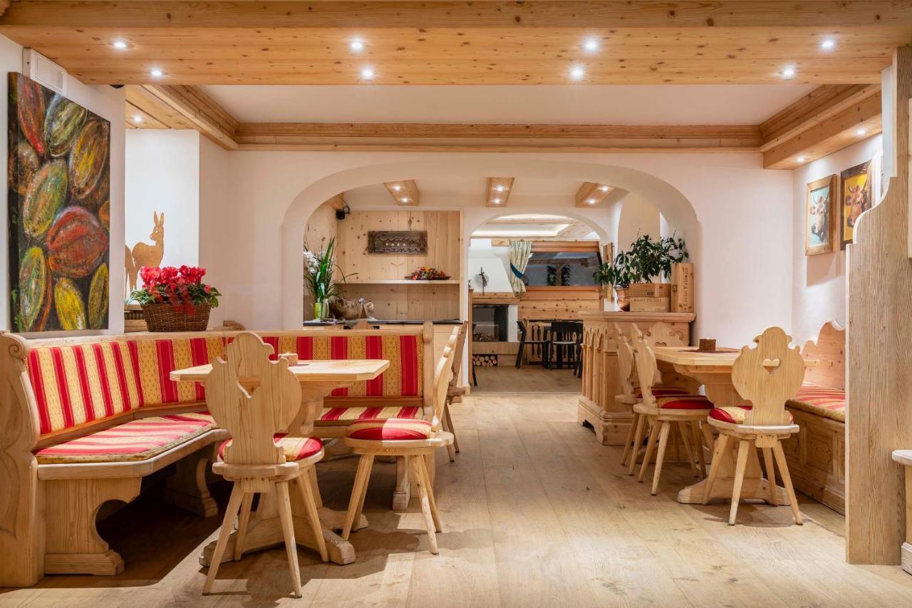 Hotel Ciasa Lorenzi コルティーナ・ダンペッツォ エクステリア 写真